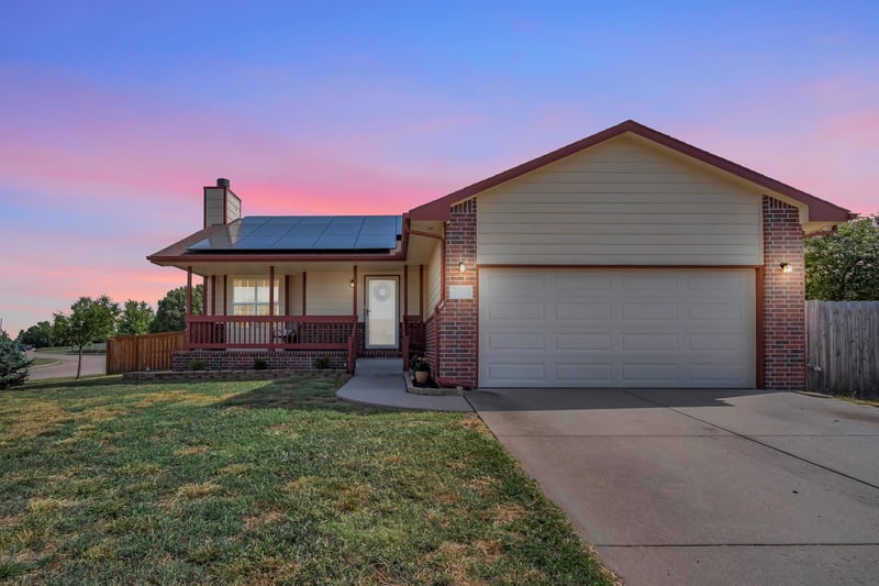 2306 Paddington Ct, Newton, KS 67114