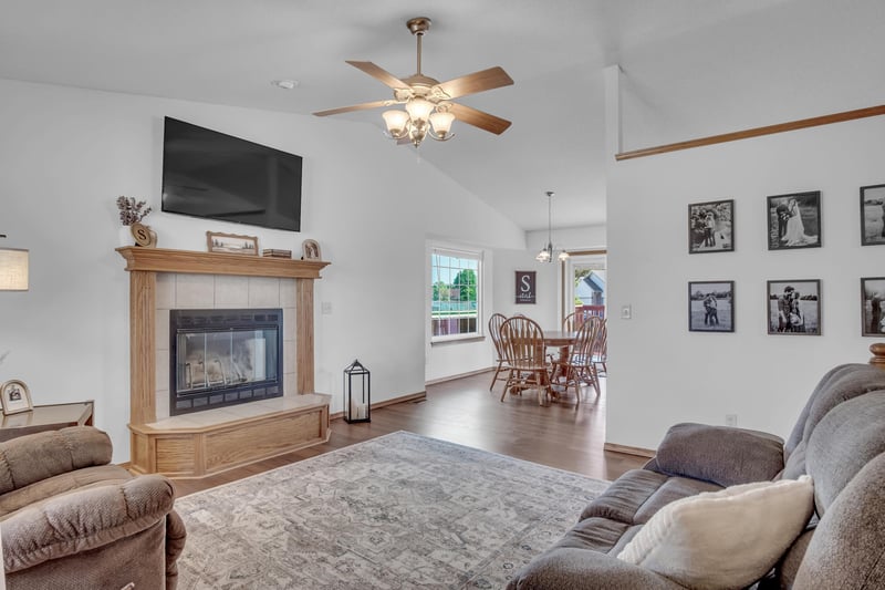 2306 Paddington Ct, Newton, KS 67114