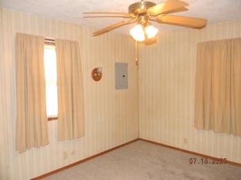 315 S Stewart Dr, Haysville, KS 67060