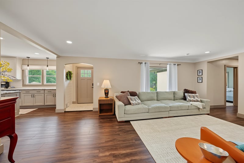 147 Overhill Rd, Salina, KS 67401