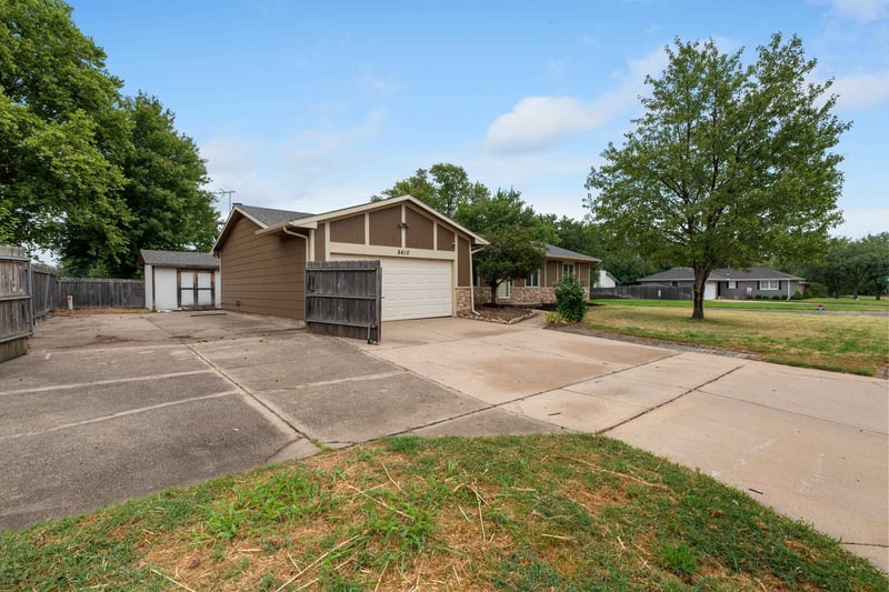 8410 W 17th St N, Wichita, KS 67212