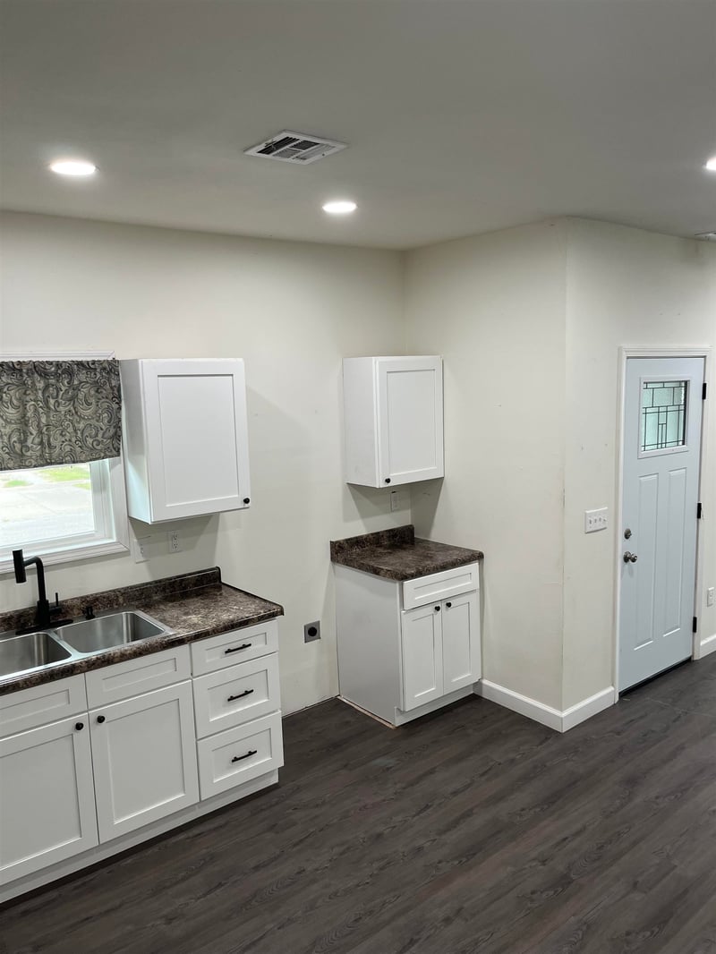 228 Alleghany St, El Dorado, KS 67042