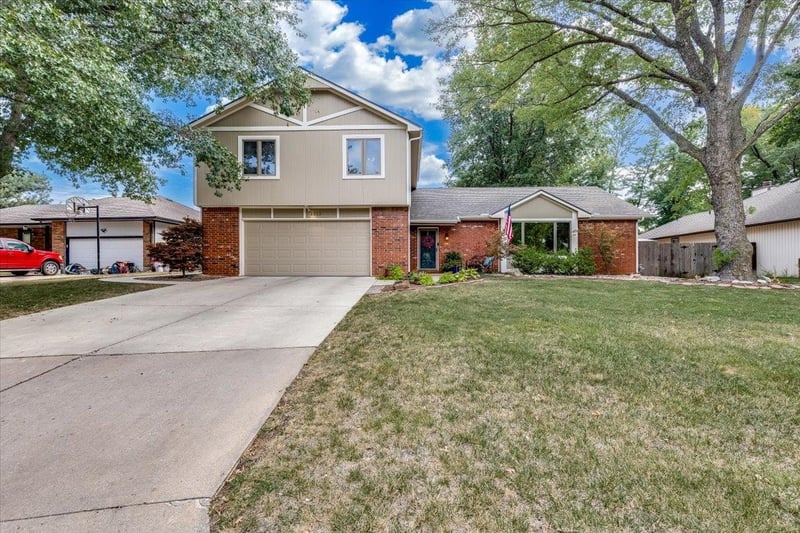 1313 E Briarwood Rd, Derby, KS 67037
