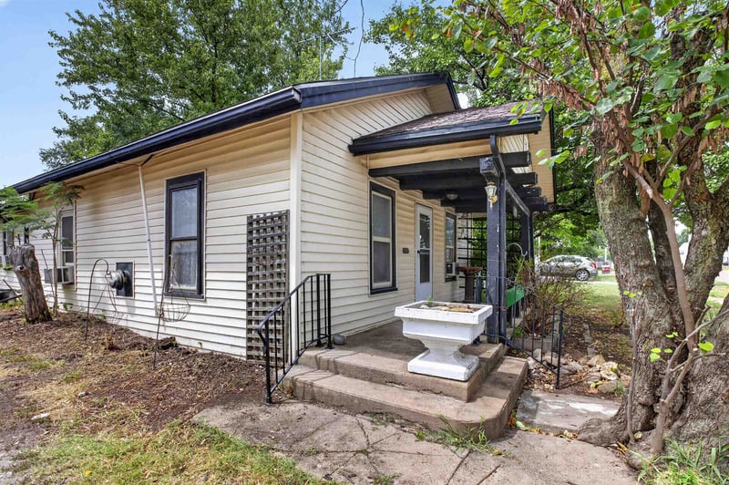 1917 W Mccormick Ave, Wichita, KS 67213