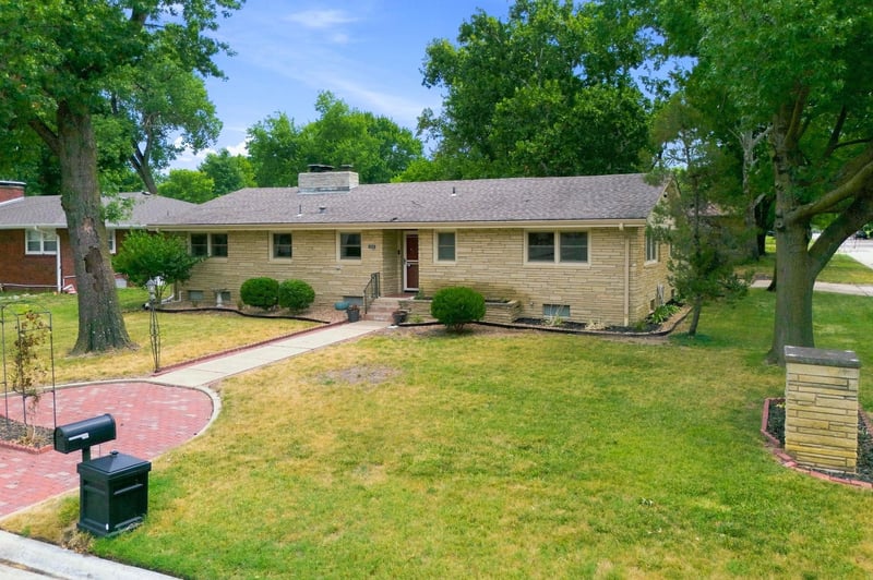 1104 N Pinecrest St, Wichita, KS 67208