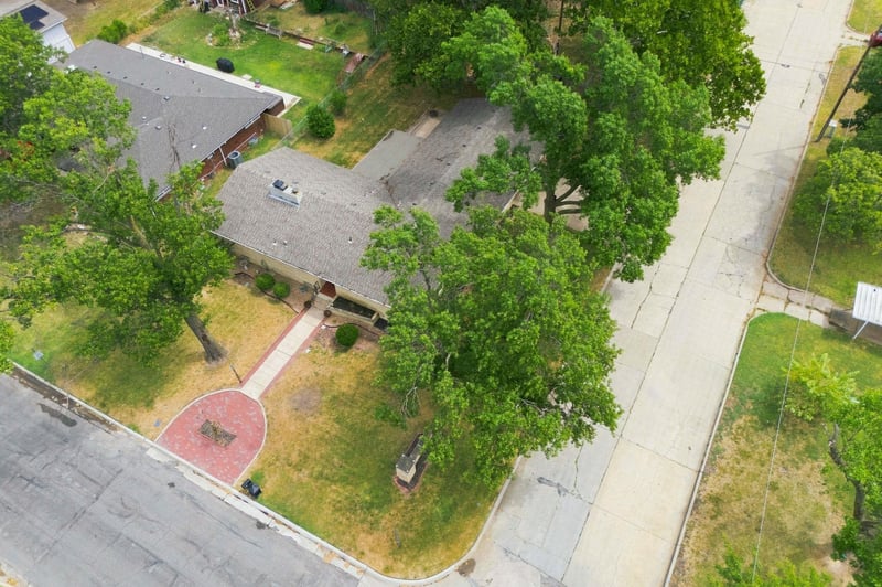 1104 N Pinecrest St, Wichita, KS 67208