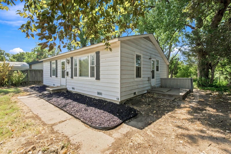 1715 S Saint Paul St, Wichita, KS 67213