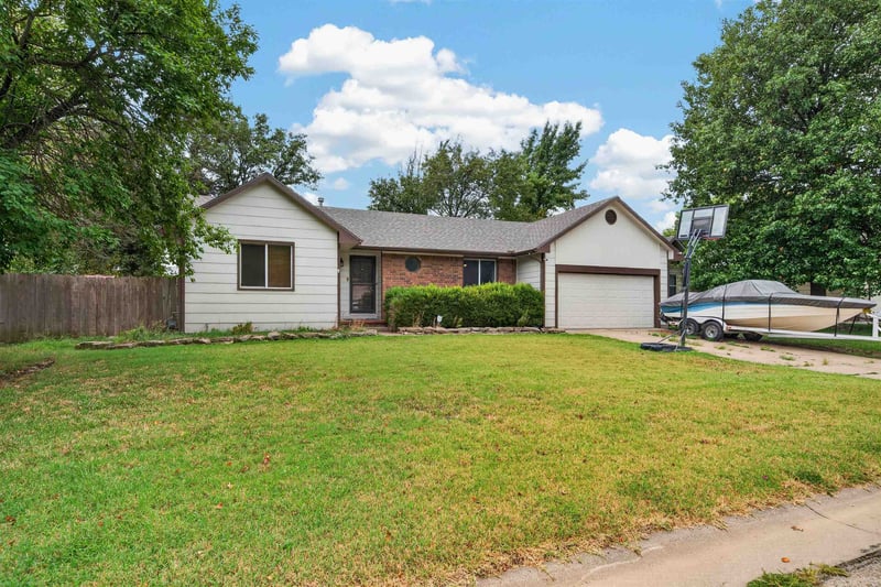 2153 S Lark Ct, Wichita, KS 67209