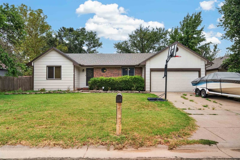 2153 S Lark Ct, Wichita, KS 67209