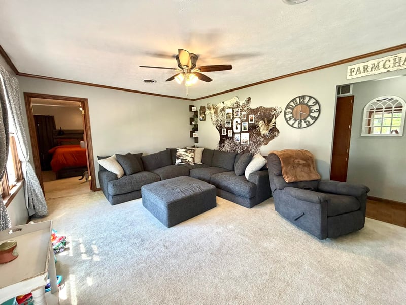 308 Pembroke Ln, Ellinwood, KS 67526