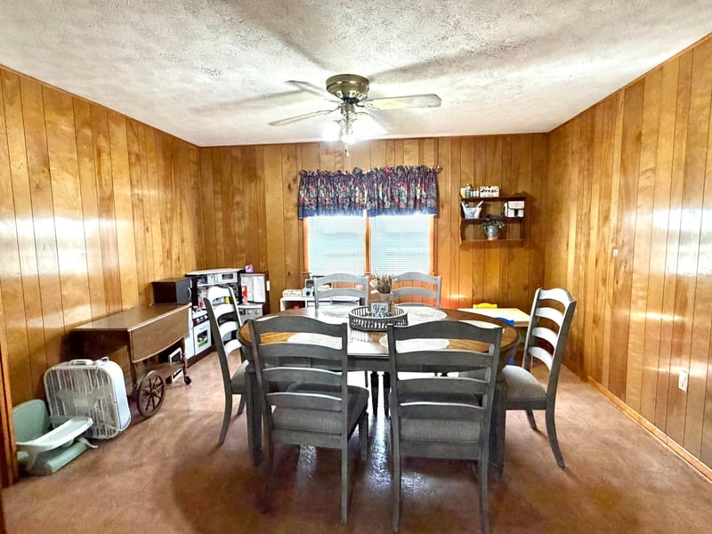 308 Pembroke Ln, Ellinwood, KS 67526