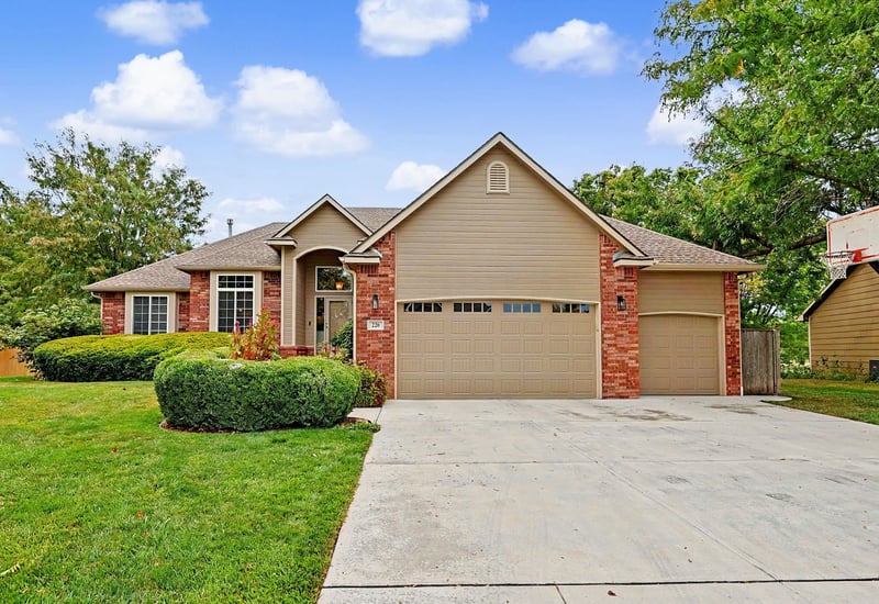 220 N Bent Tree, Andover, KS 67002