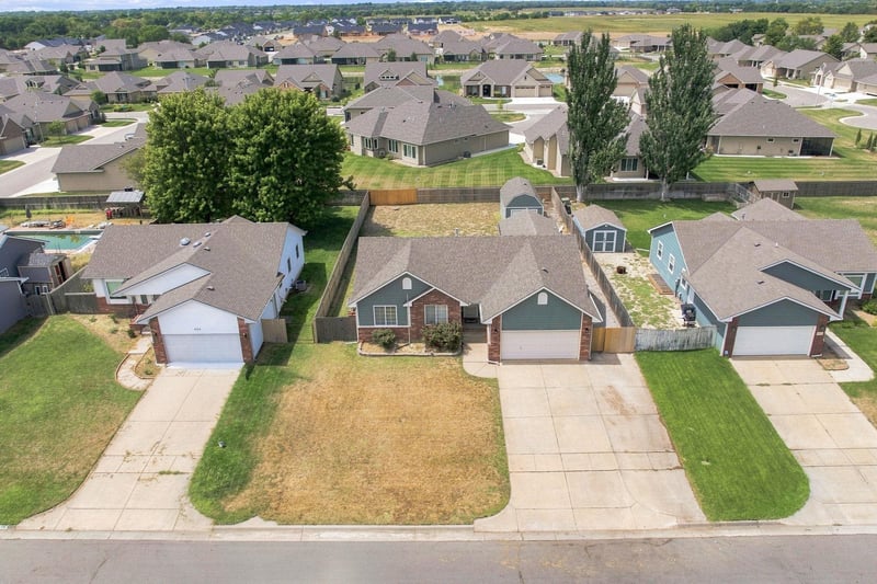 809 N Bay Country, Wichita, KS 67235