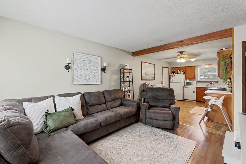 810 E 3rd St, Douglass, KS 67039