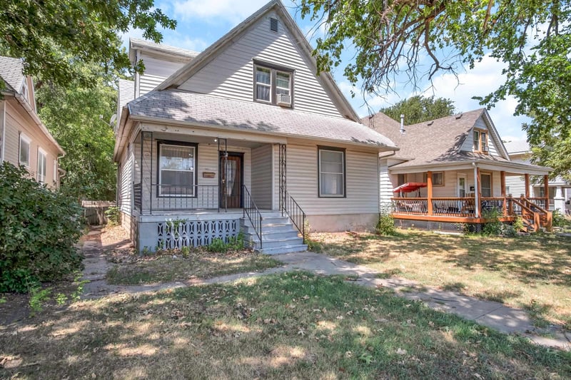 1111 N Main, Newton, KS 67114