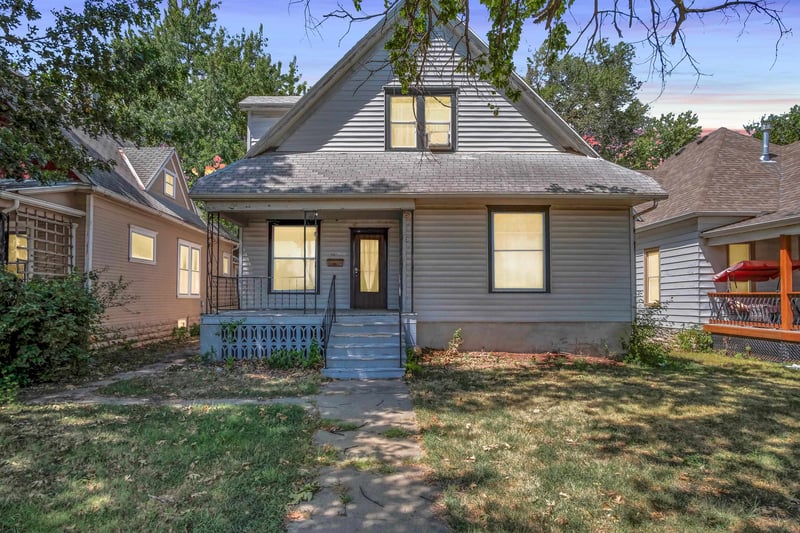 1111 N Main, Newton, KS 67114