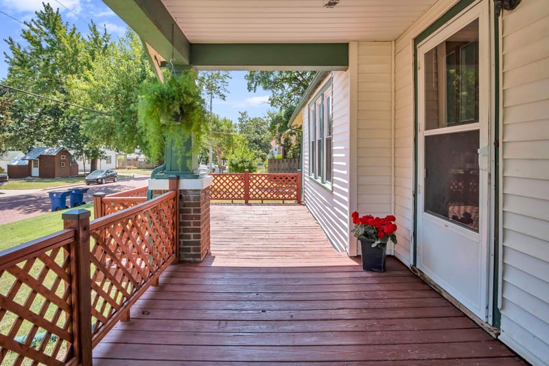 625 E 5th, Newton, KS 67114