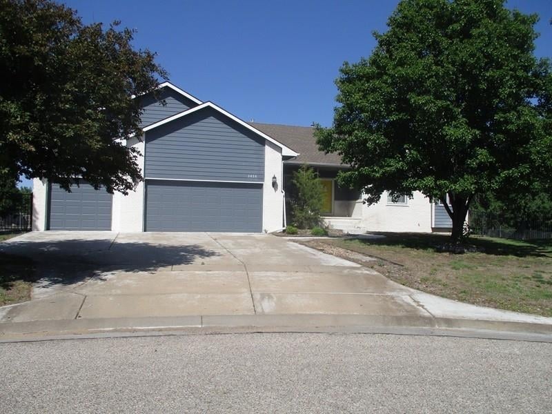 3434 N Hazelwood Ct, Wichita, KS 67205