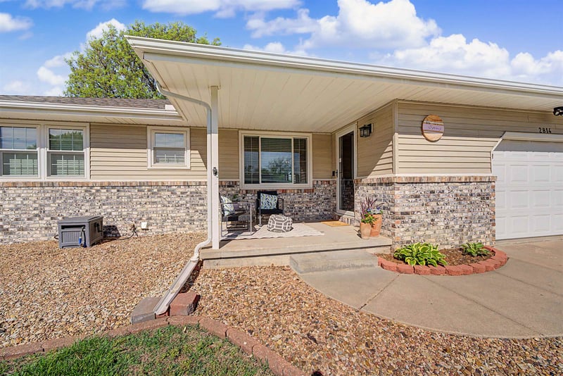 2814 Linda Ln, Salina, KS 67401