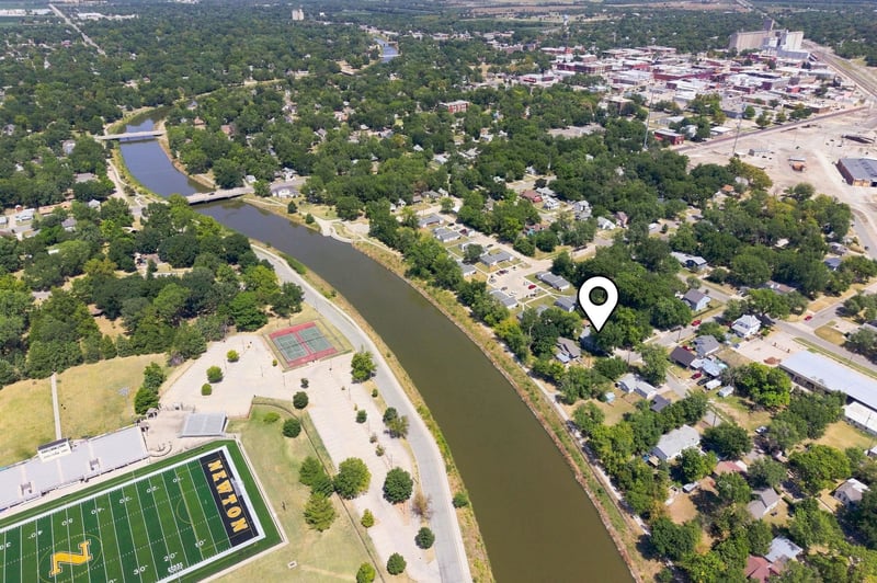 520 Lakeside, Newton, KS 67114