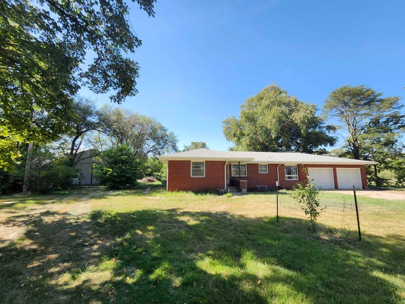 1403 N Meridian, Peck, KS 67120
