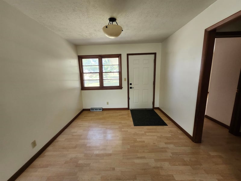 1403 N Meridian, Peck, KS 67120