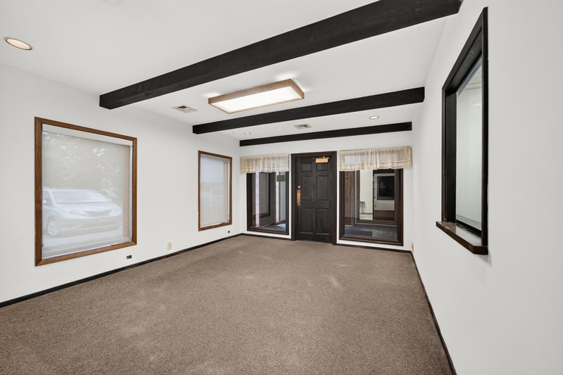 1233 N Main St, Mcpherson, KS 67460