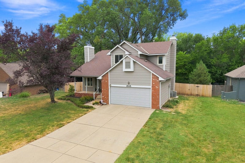 1515 S Spring Hollow Cir, Wichita, KS 67230