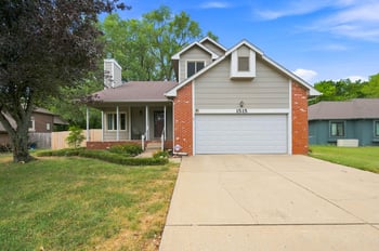 1515 S Spring Hollow Cir, Wichita, KS 67230