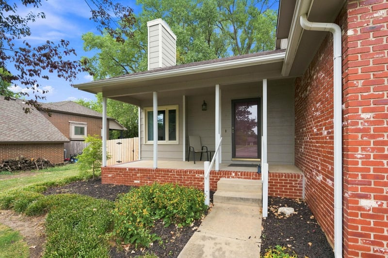 1515 S Spring Hollow Cir, Wichita, KS 67230