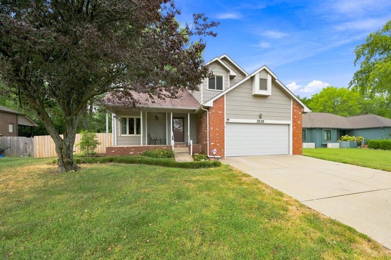 1515 S Spring Hollow Cir, Wichita, KS 67230