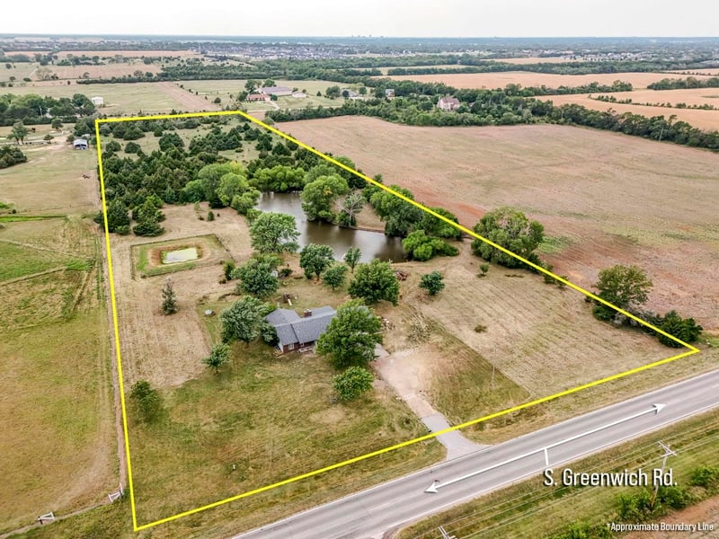 2929 S Greenwich, Wichita, KS 67210