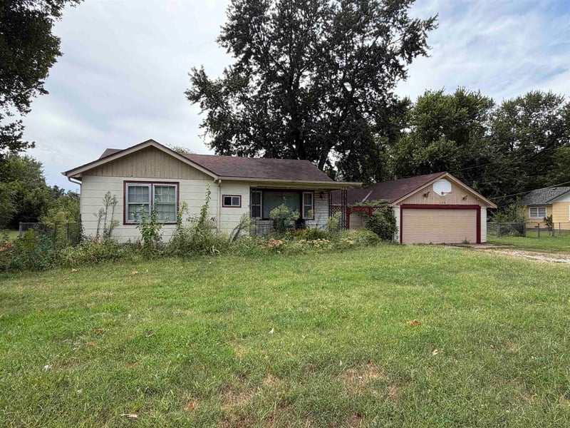 129 W 55th St S, Wichita, KS 67217