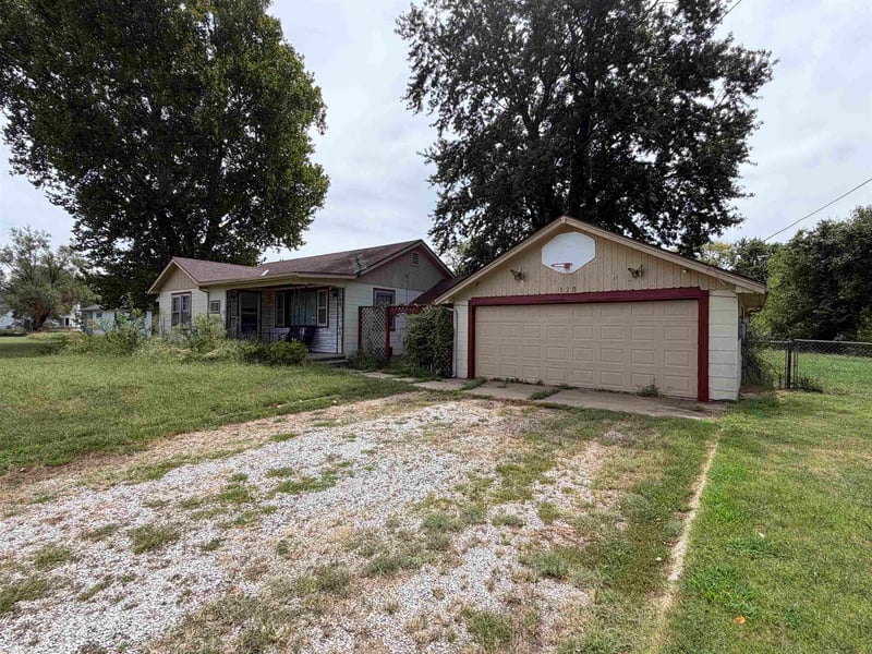 129 W 55th St S, Wichita, KS 67217