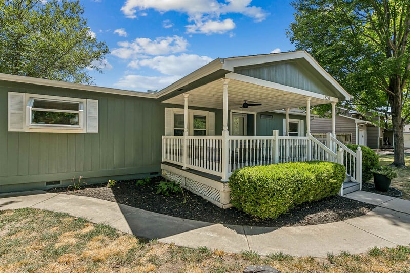 1320 N Mount Carmel Cir, Wichita, KS 67203