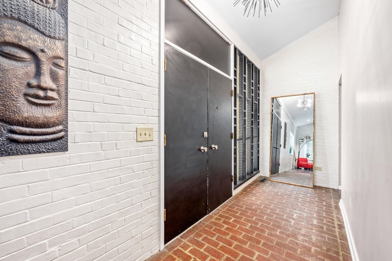 5701 E Perryton St, Bel Aire, KS 67220