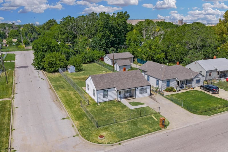 2501 N Piatt Ave, Wichita, KS 67219-4632