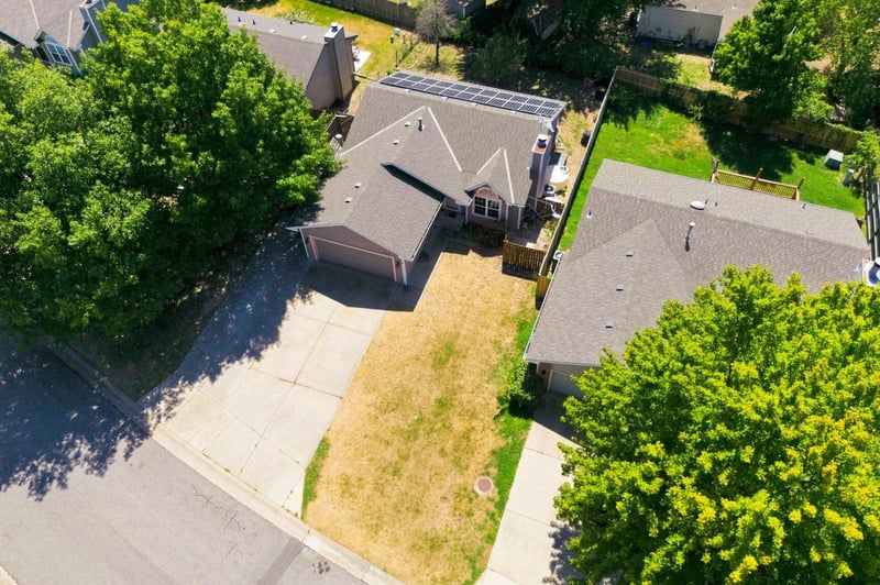 227 W Rosewood Ln, Derby, KS 67037