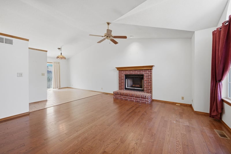 227 W Rosewood Ln, Derby, KS 67037