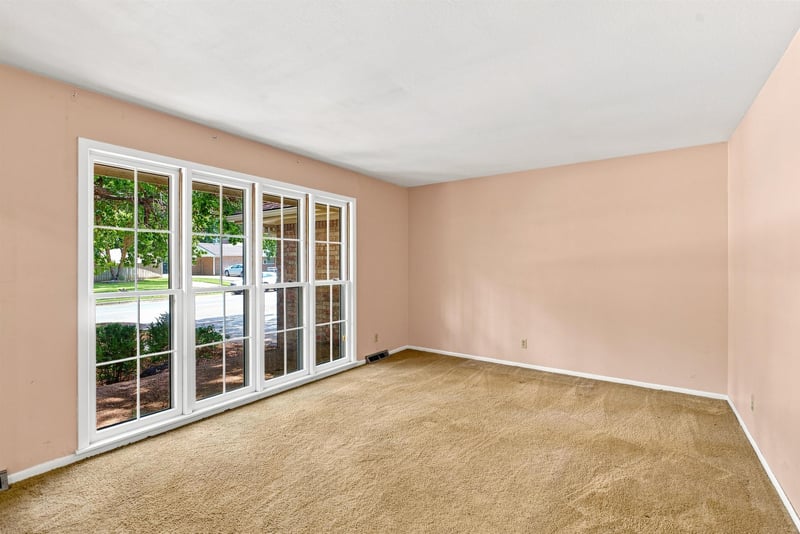 1343 N Caddy Ln, Wichita, KS 67212-4207
