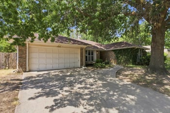 1343 N Caddy Ln, Wichita, KS 67212-4207