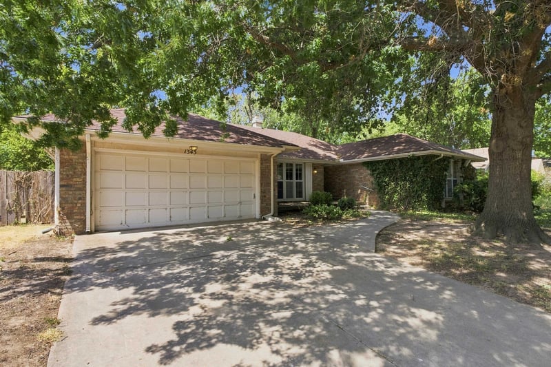 1343 N Caddy Ln, Wichita, KS 67212-4207