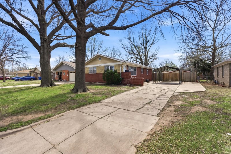 7903 E Indianapolis St, Wichita, KS 67207