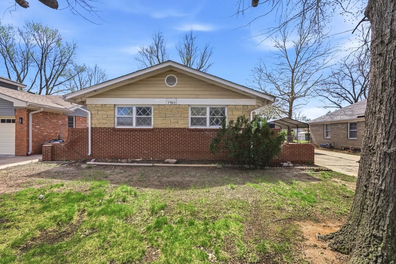 7903 E Indianapolis St, Wichita, KS 67207