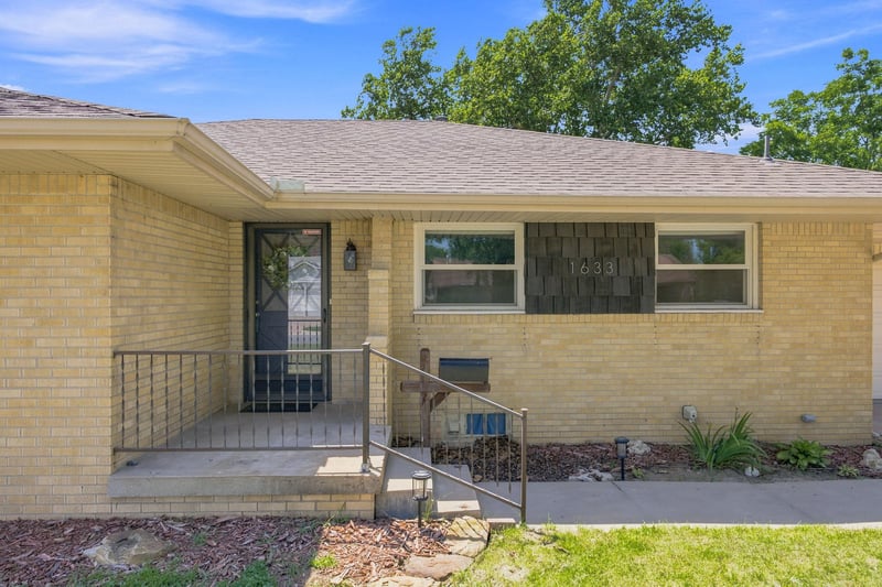 1633 N Charles St, Wichita, KS 67203