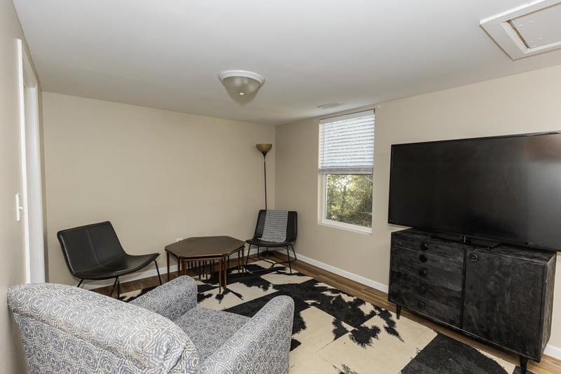 915 Maple Ave, Salina, KS 67401