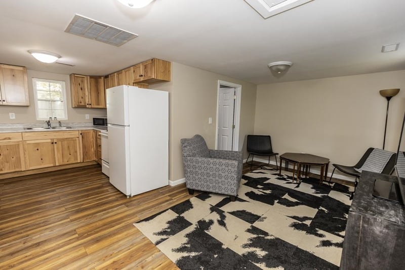915 Maple Ave, Salina, KS 67401