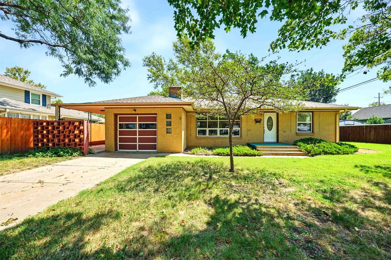1709 Lewis St, Salina, KS 67401