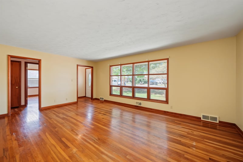 1709 Lewis St, Salina, KS 67401