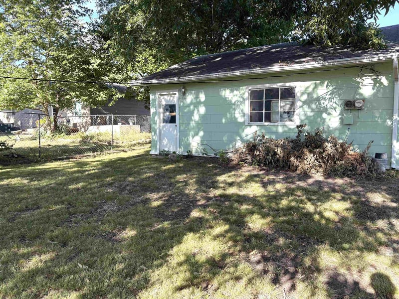 326 E 3rd St, Douglass, KS 67039